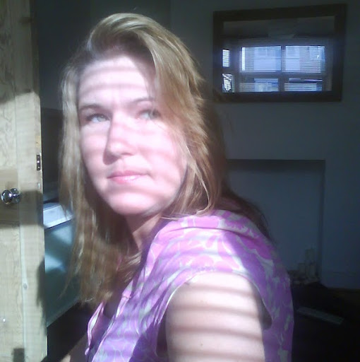 Vicky Edwards Photo 22