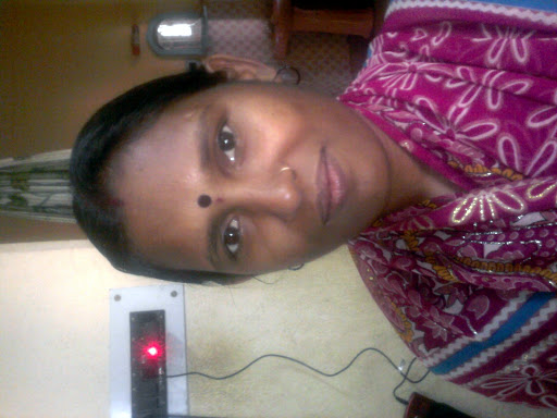 Sandhya Gupta Photo 14