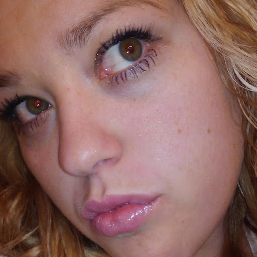 Nicole Garrison Photo 21