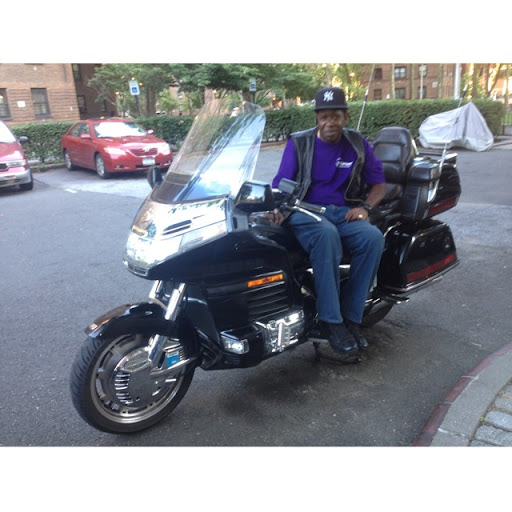 Derrick Goode Photo 34