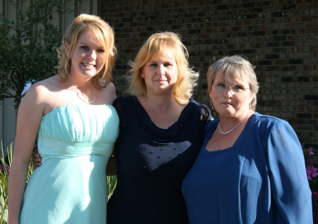 Karen Wells Photo 37