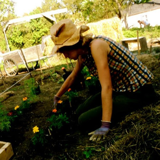 Laura Hackney Photo 35