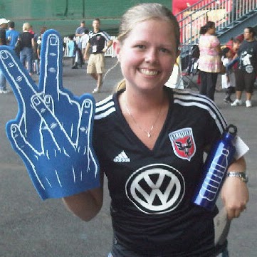 Michelle Hutton Photo 37