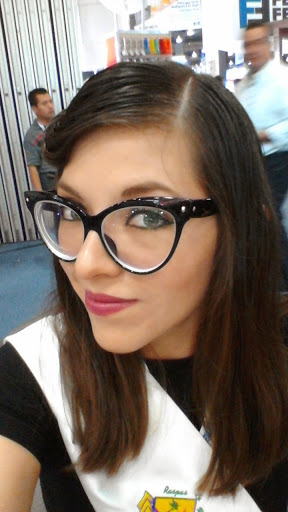 Elizabeth Robles Photo 10