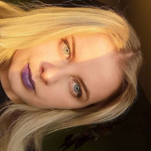 Charlotte Robb Photo 1