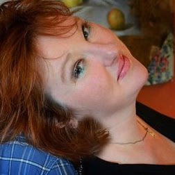 Amy Hutton Photo 22