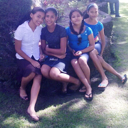 Elisabeth Quintero Photo 13