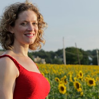 Julia Knight Photo 19