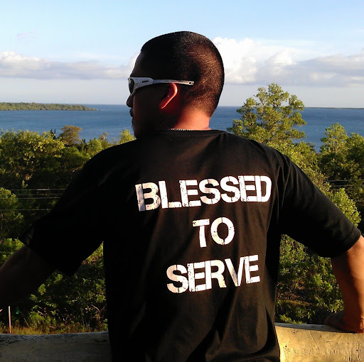 Edward Olivera Photo 4