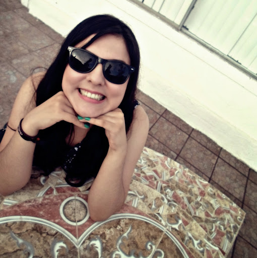 Karla Valencia Photo 9