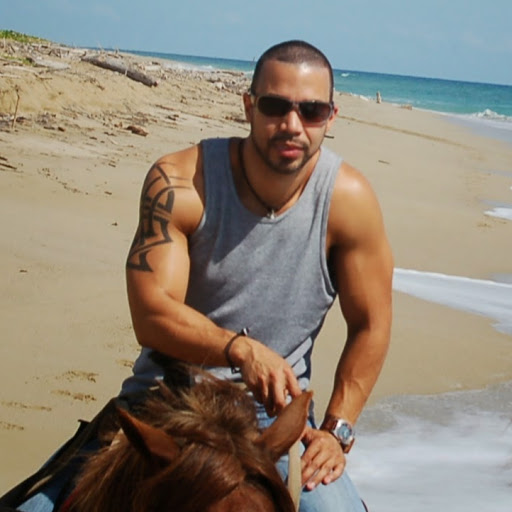 Robert Zayas Photo 8