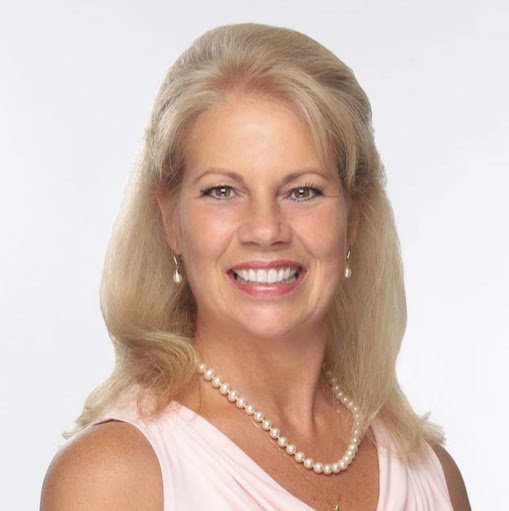 Julie Rivers Photo 32