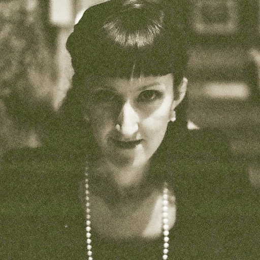 Elizabeth Roth Photo 28