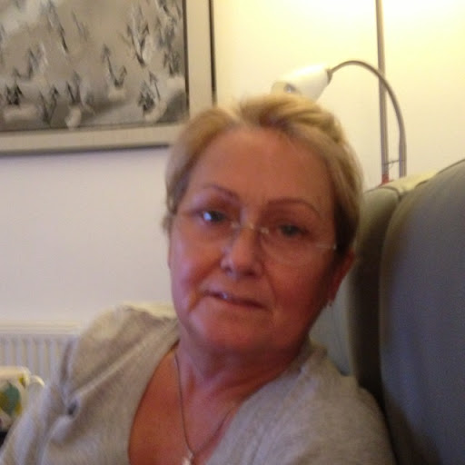 Geraldine Hughes Photo 20