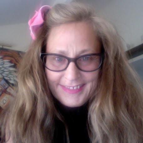 Annie Howell Photo 28