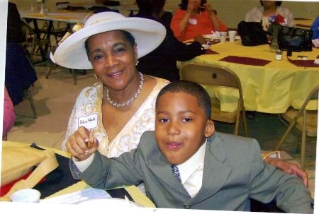 Alice Carson Photo 21