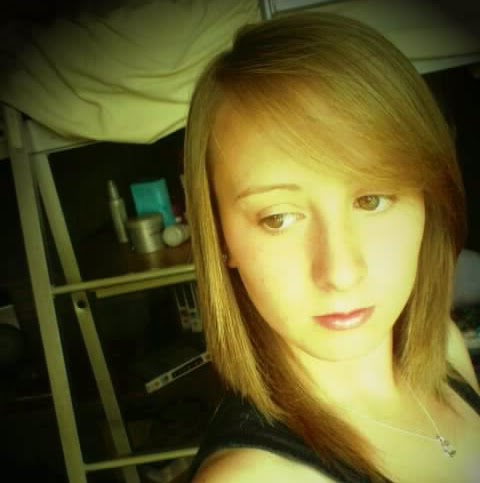 Emma Hawkins Photo 34