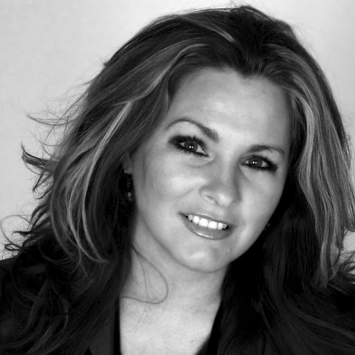 Laurie Garcia Photo 28