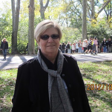 Ruth Rhodes Photo 26