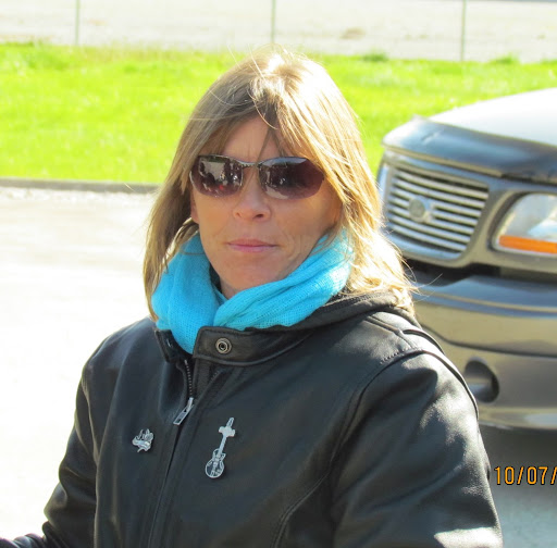 April Townsend Photo 36