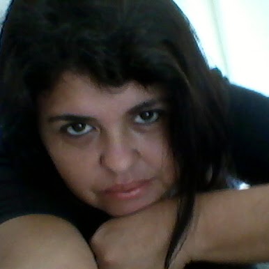 Lucia Pires Photo 13