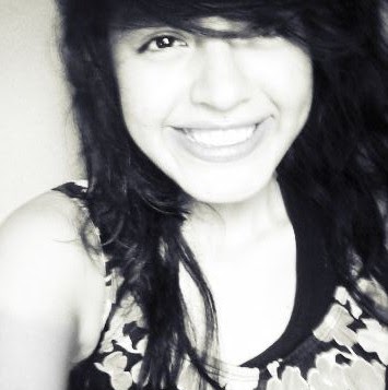 Lilian Santos Photo 9