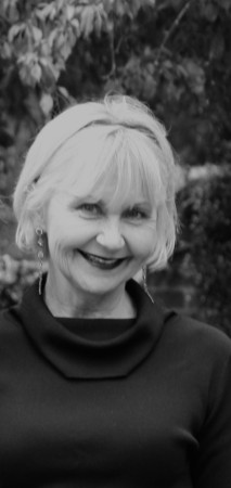 Lynda Bell Photo 18