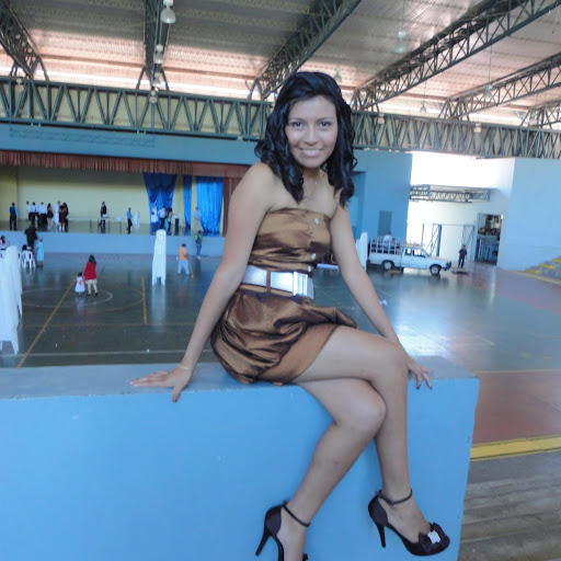 Jennifer Alvarado Photo 25