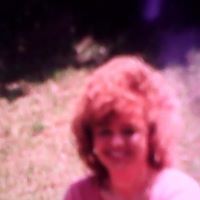 Kelly Crowe Photo 9