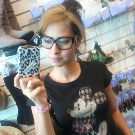 Elizabeth Velasquez Photo 1
