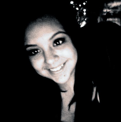 Elizabeth Gloria Photo 9