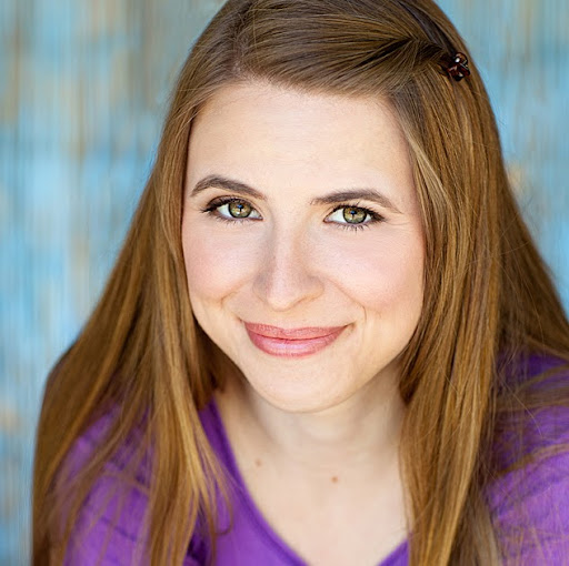 Julia Griswold Photo 13
