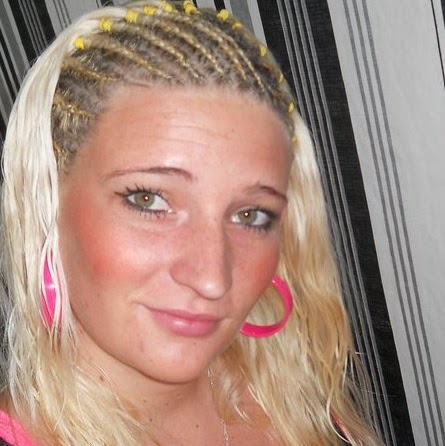 Julia Schroeder Photo 12