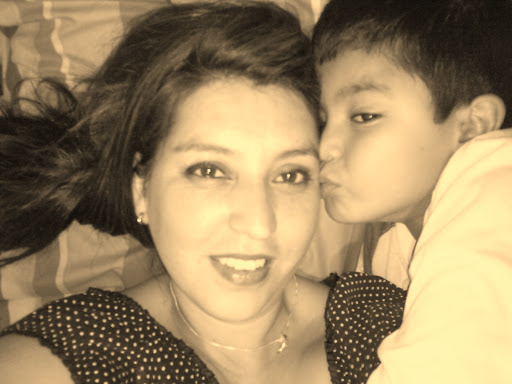 Claudia Sanchez Photo 15