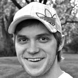 Aaron Sawyer Photo 32