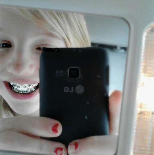 Haley Edwards Photo 37