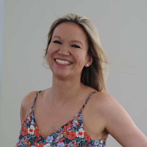 Claire Jarrett Photo 20