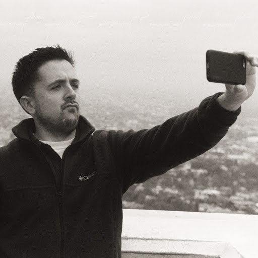 Gregory Compton Photo 24