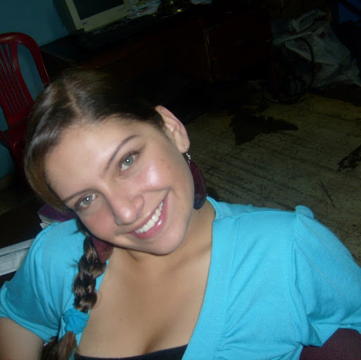 Claudia Torres Photo 12