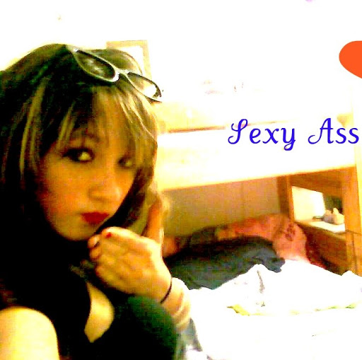 Kimberly Hernandez Photo 9