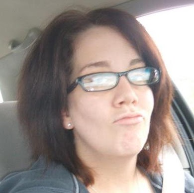 Laura Perkins Photo 24