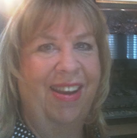 Janet Hunter Photo 31