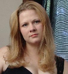 Alicia Woods Photo 37