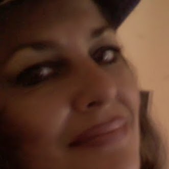 Michele Oliver Photo 26
