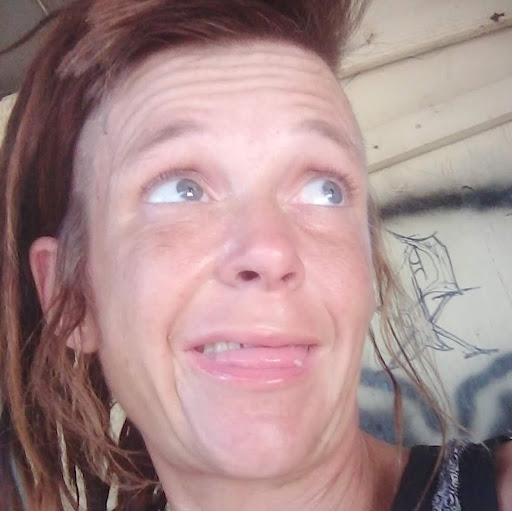 April Nixon Photo 36
