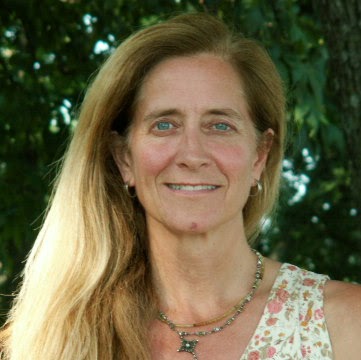 Stephanie Barnard Photo 23