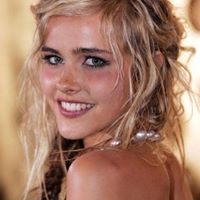 Isabel Smith Photo 25
