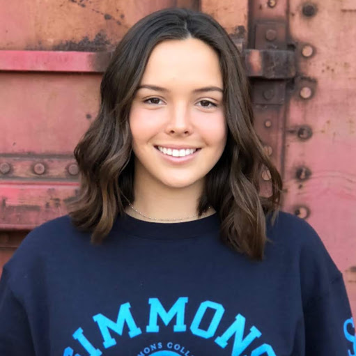 Emily Plummer Photo 30