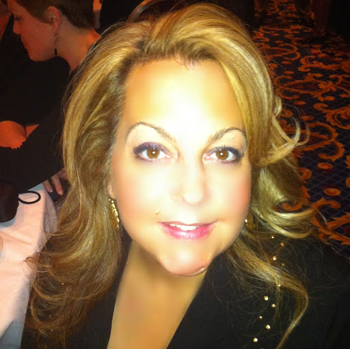 Jennifer Roberts Photo 21