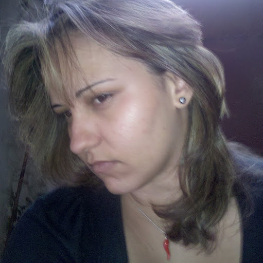 Elizabeth Medeiros Photo 11